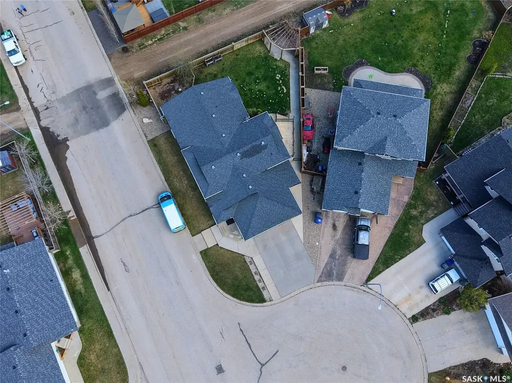 752 Reddekopp Drive Martensville SK S0K 2T2