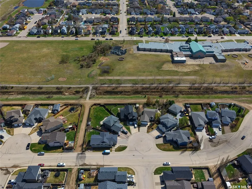 752 Reddekopp Drive Martensville SK S0K 2T2