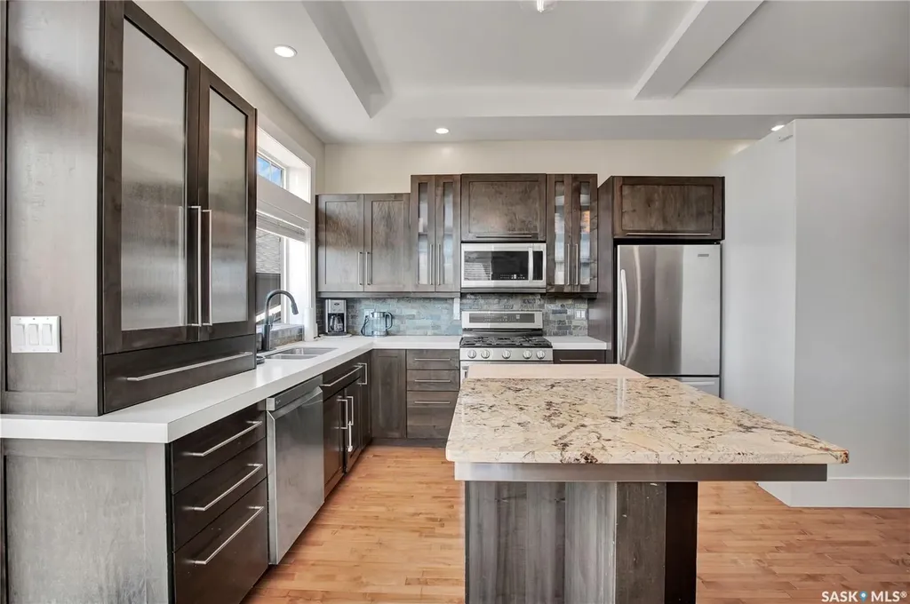 752 Reddekopp Drive Martensville SK S0K 2T2