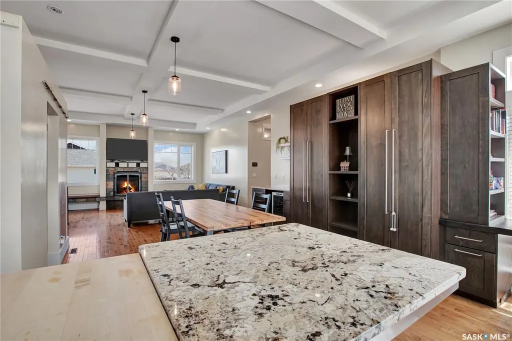 752 Reddekopp Drive Martensville SK S0K 2T2