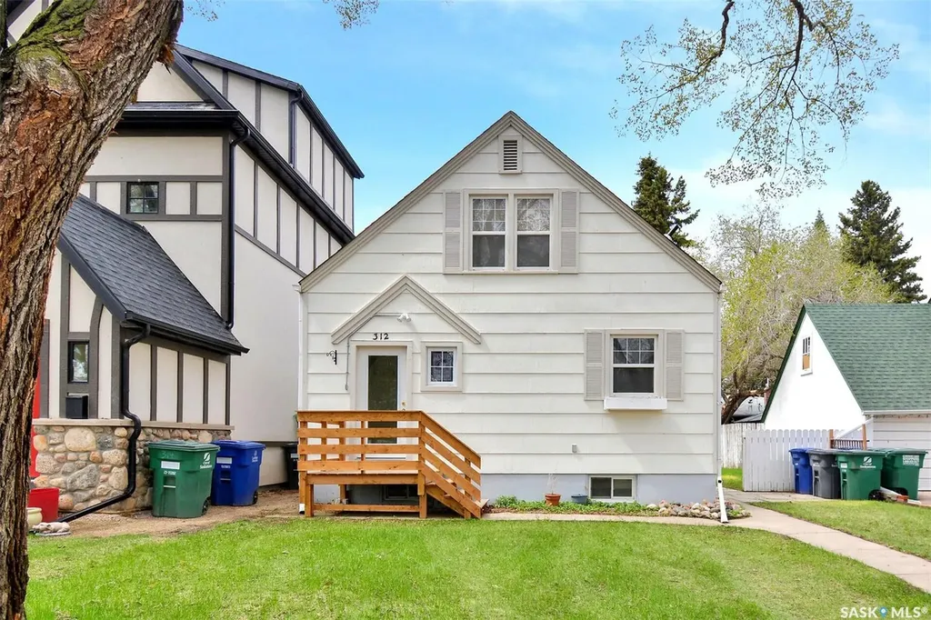 312 Mckinnon Avenue S Saskatoon SK S7N 1J6