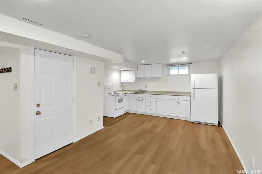 312 Mckinnon Avenue S Saskatoon SK S7N 1J6