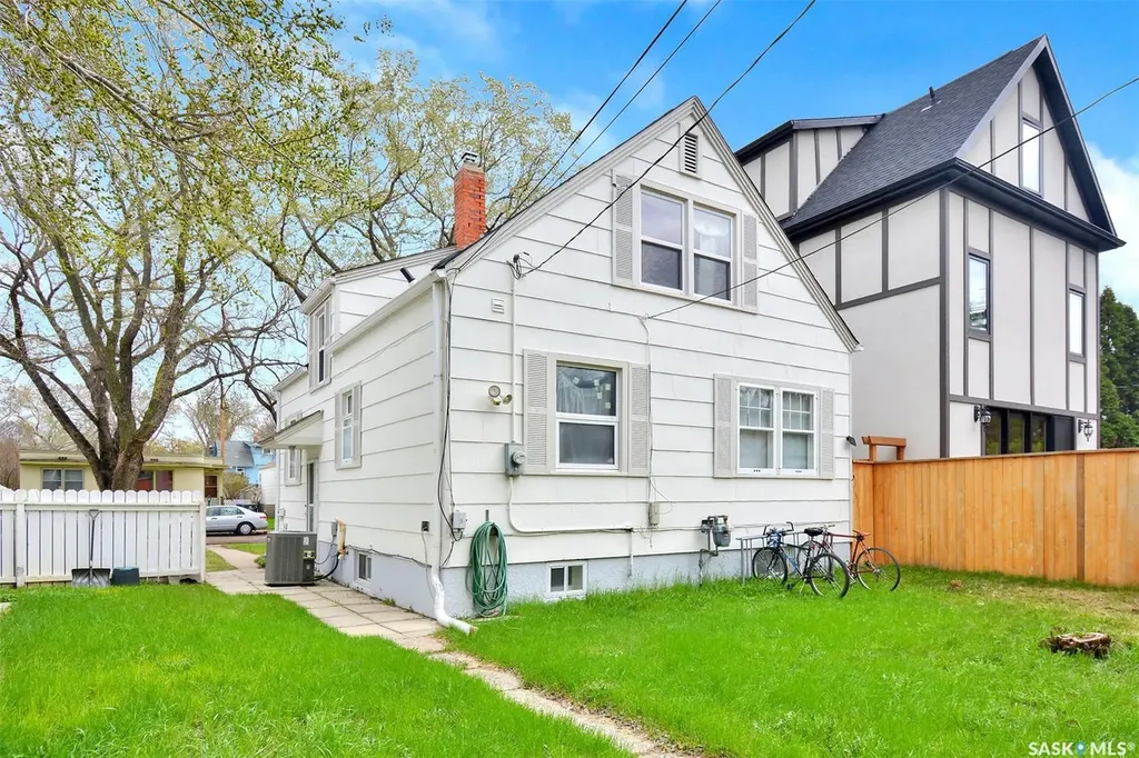 312 Mckinnon Avenue S Saskatoon SK S7N 1J6