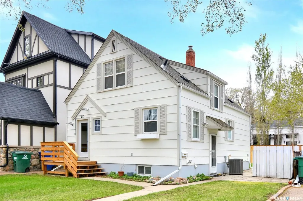 312 Mckinnon Avenue S Saskatoon SK S7N 1J6