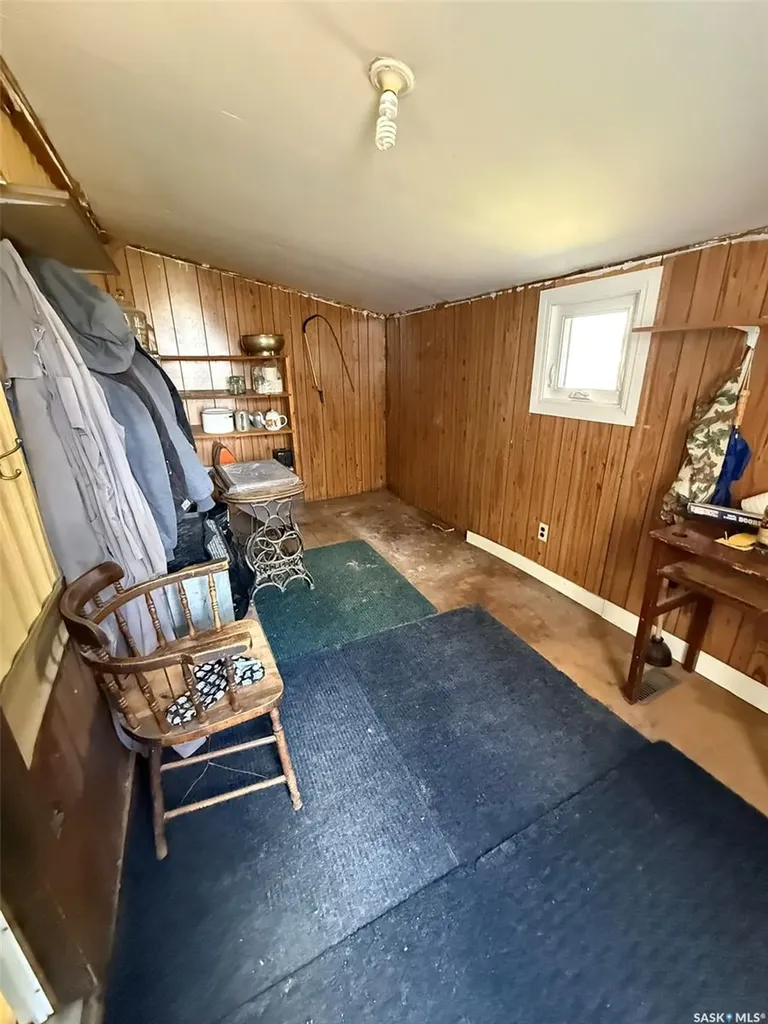 192 3rd Street W Glaslyn SK S0M 0Y0