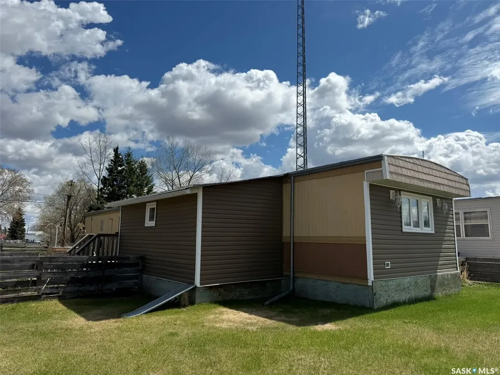 192 3rd Street W Glaslyn SK S0M 0Y0