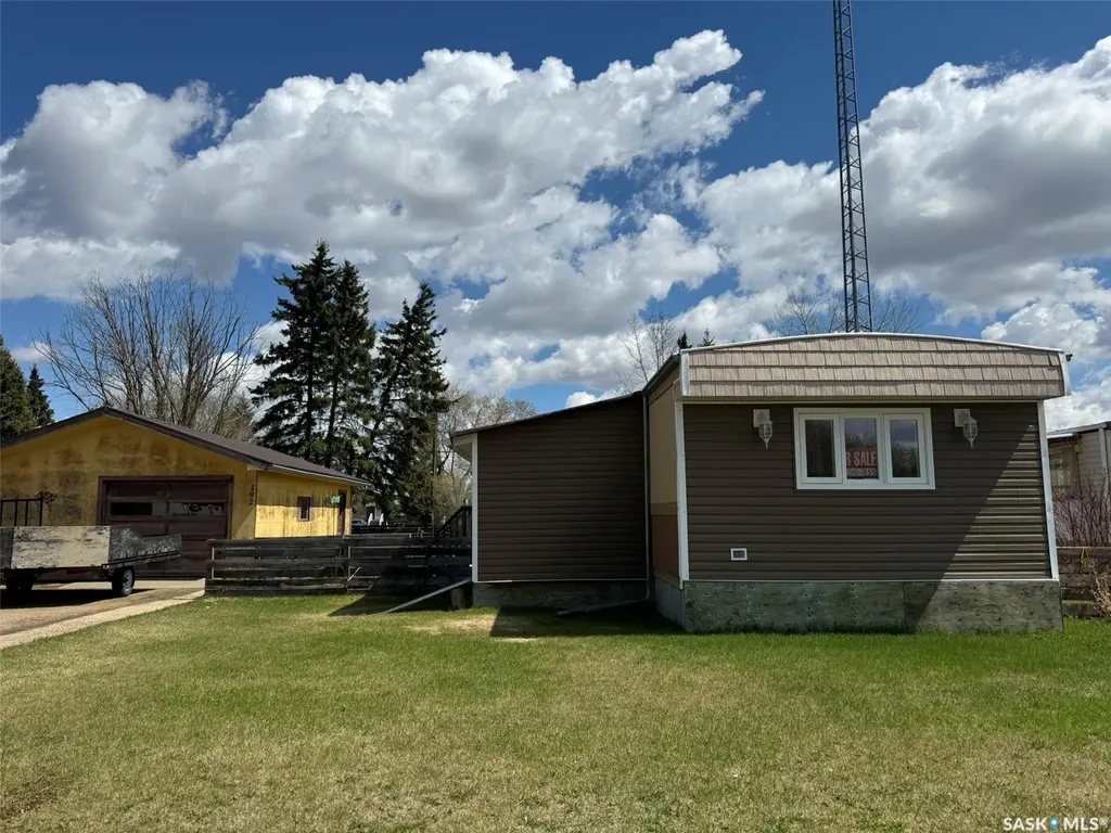 192 3rd Street W Glaslyn SK S0M 0Y0