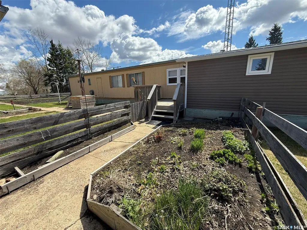 192 3rd Street W Glaslyn SK S0M 0Y0