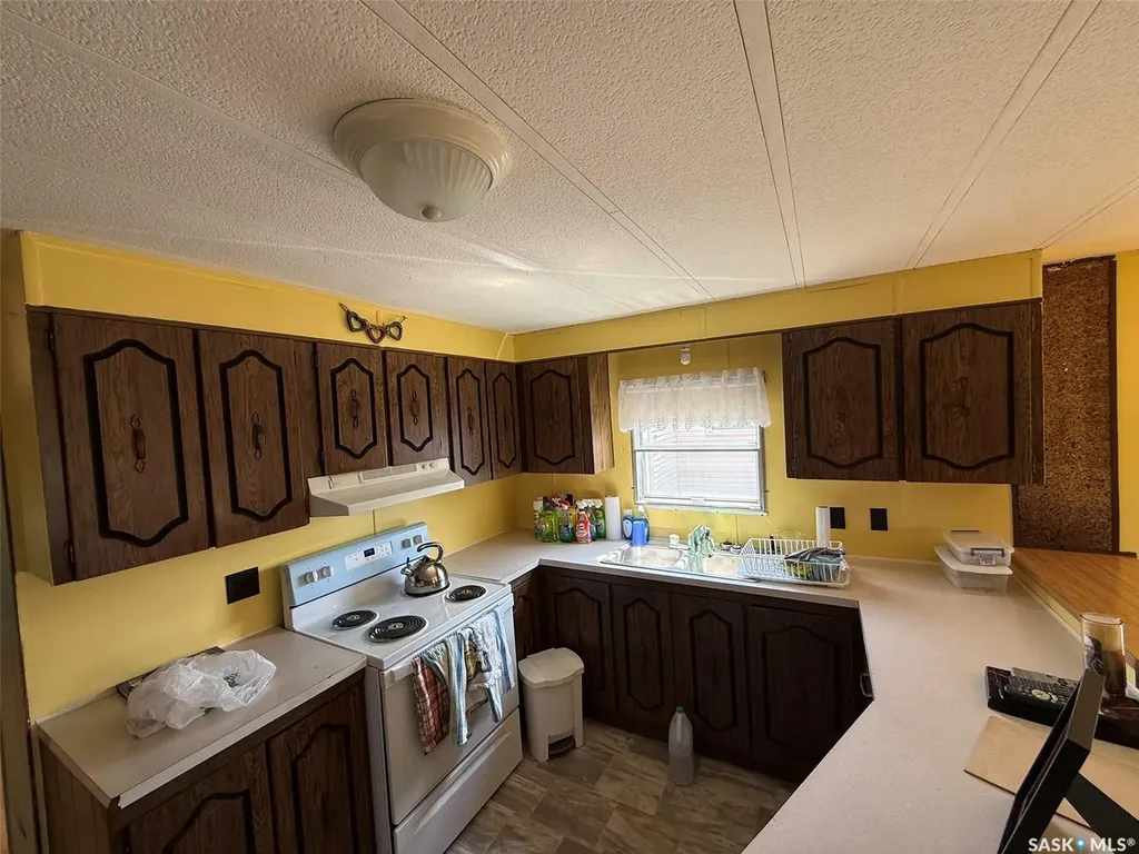 192 3rd Street W Glaslyn SK S0M 0Y0
