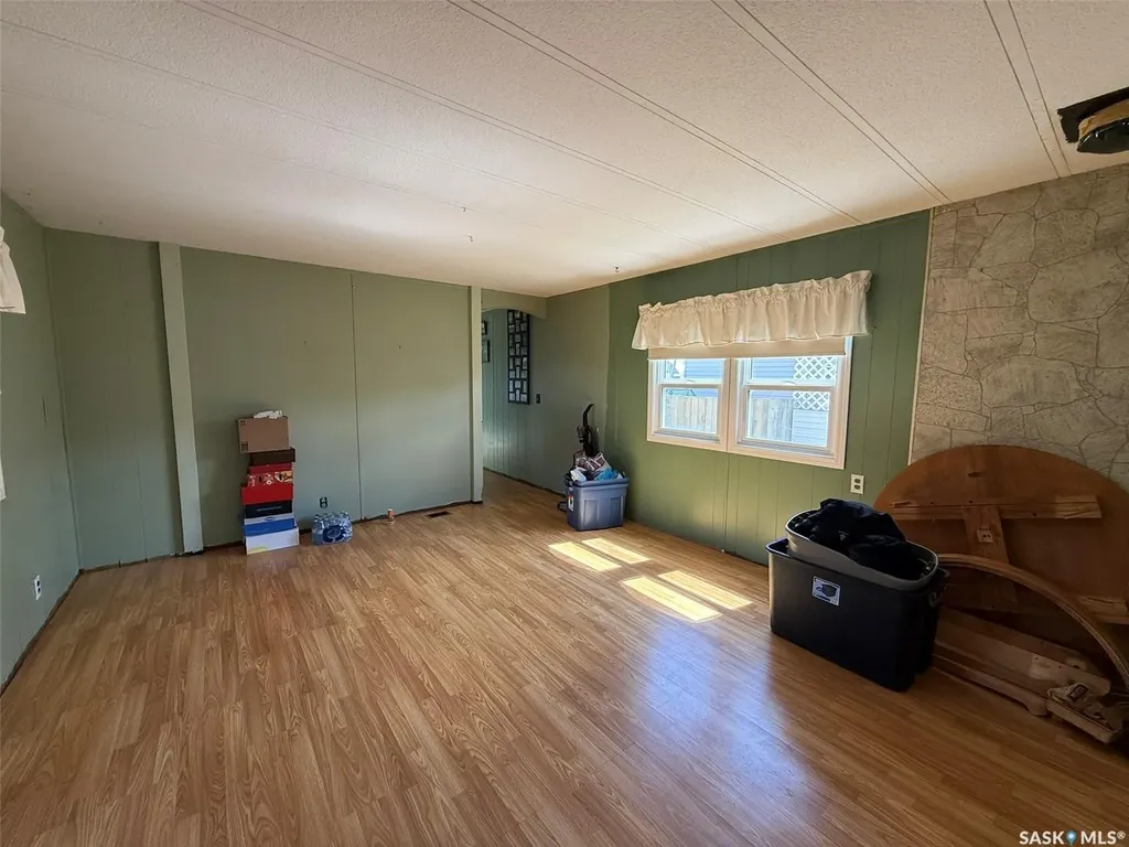 192 3rd Street W Glaslyn SK S0M 0Y0
