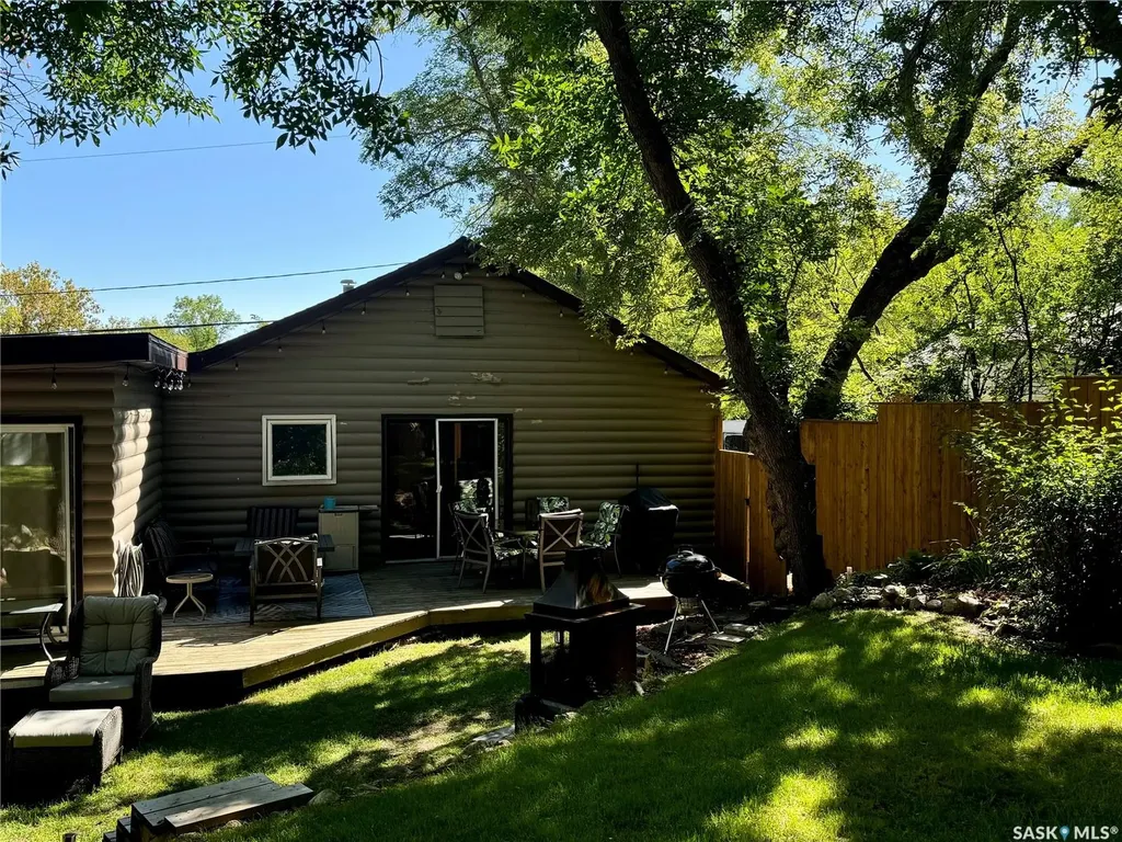 338 3rd Street E Regina Beach SK S0G 4C0