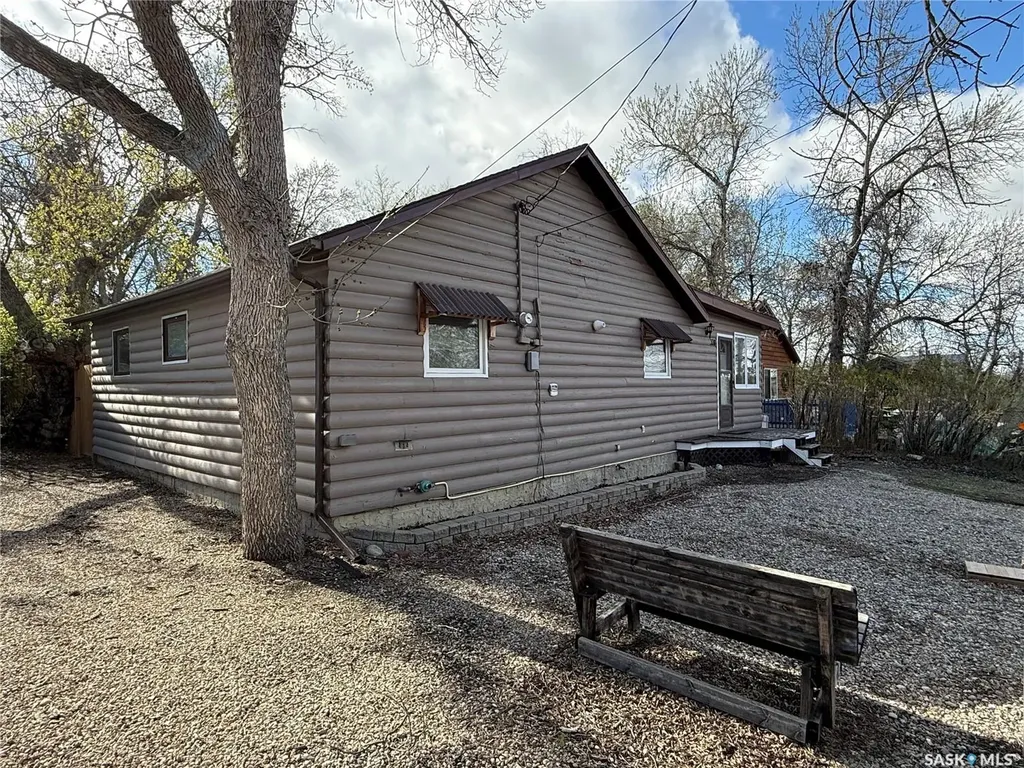 338 3rd Street E Regina Beach SK S0G 4C0