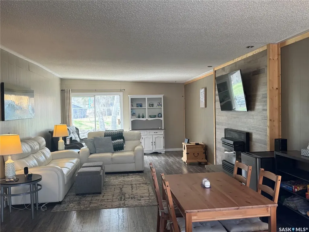 338 3rd Street E Regina Beach SK S0G 4C0