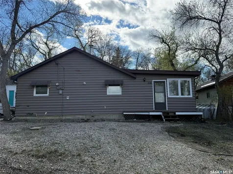 338 3RD Street E Regina Beach SK S0G 4C0