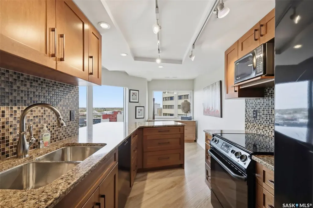 424 Spadina Crescent E Saskatoon SK S7K 6X7
