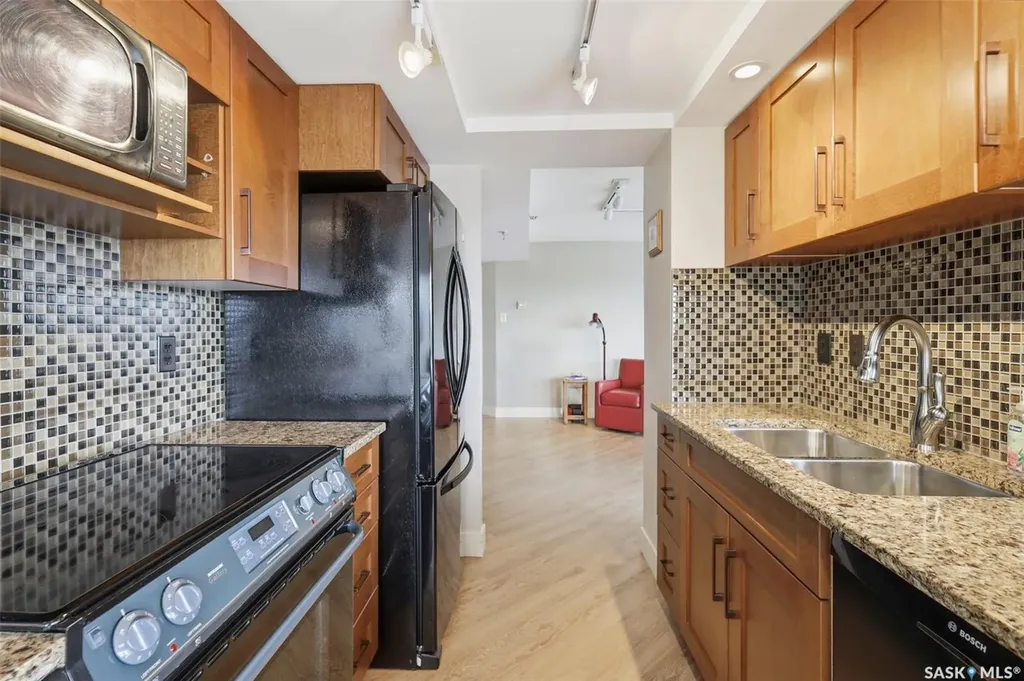 424 Spadina Crescent E Saskatoon SK S7K 6X7