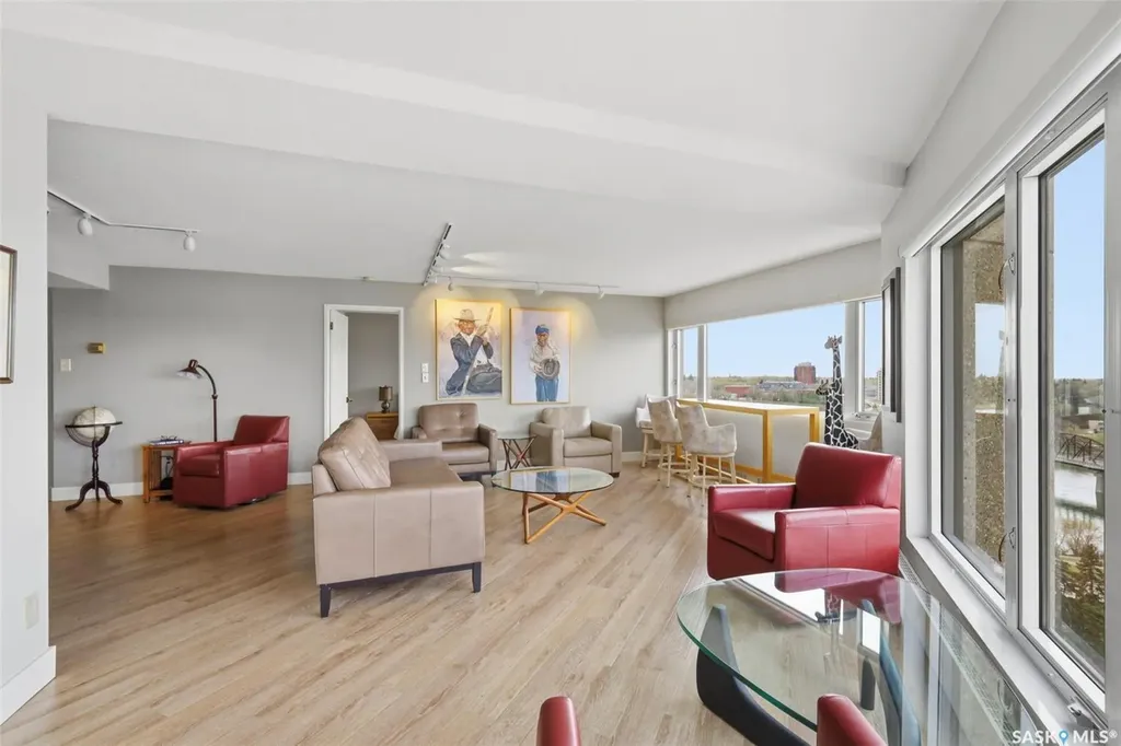 424 Spadina Crescent E Saskatoon SK S7K 6X7