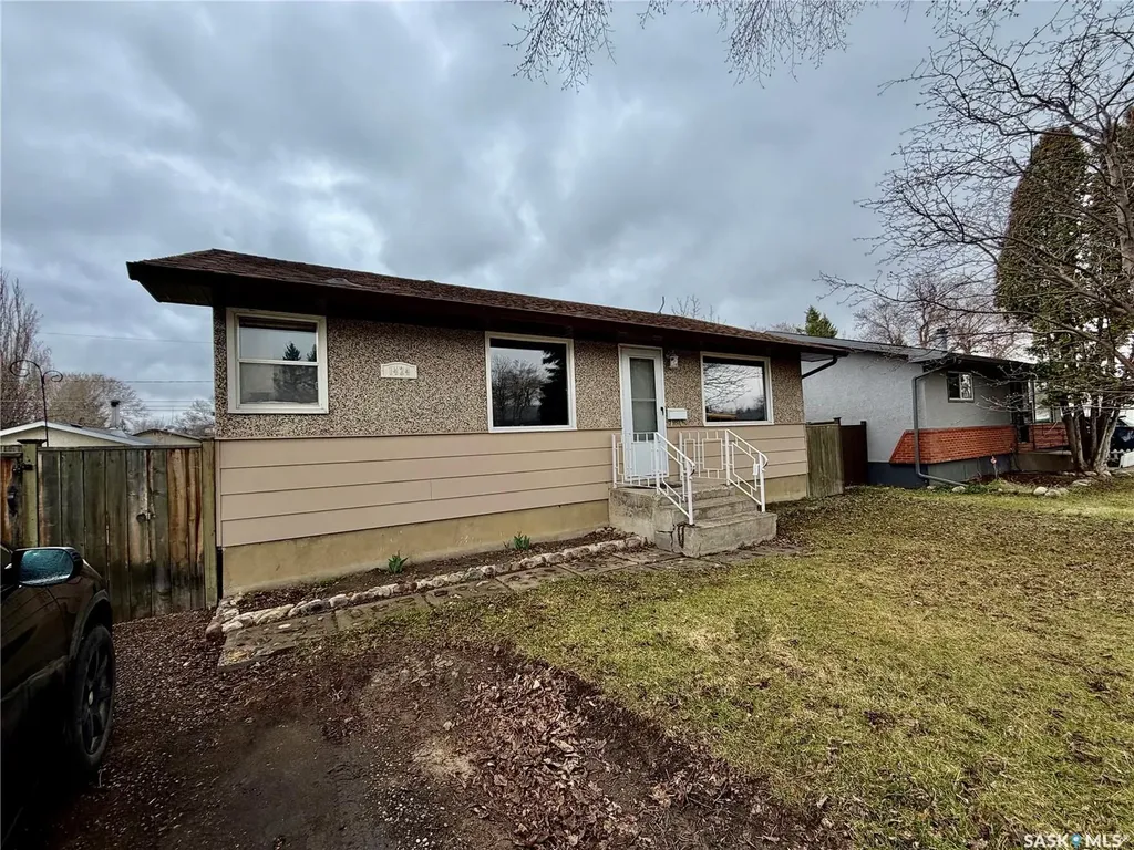 1424 Goshen Place Prince Albert SK S6V 0R8