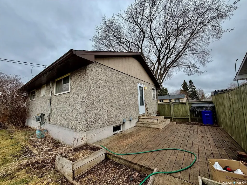 1424 Goshen Place Prince Albert SK S6V 0R8