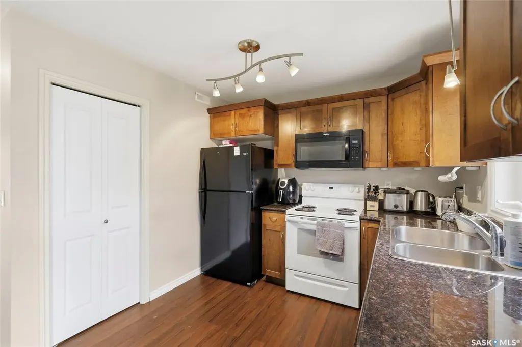 303 Slimmon Place Saskatoon SK S7V 0A8