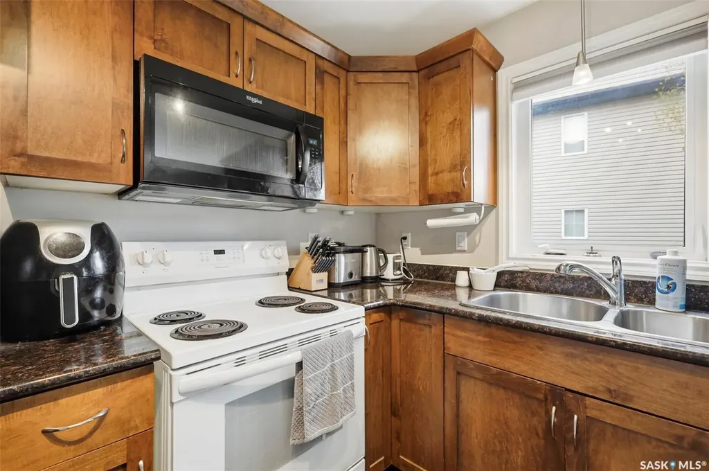 303 Slimmon Place Saskatoon SK S7V 0A8