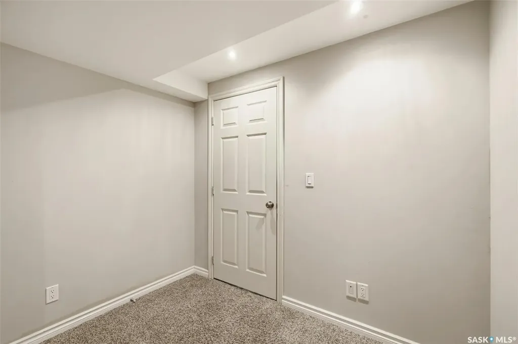 303 Slimmon Place Saskatoon SK S7V 0A8