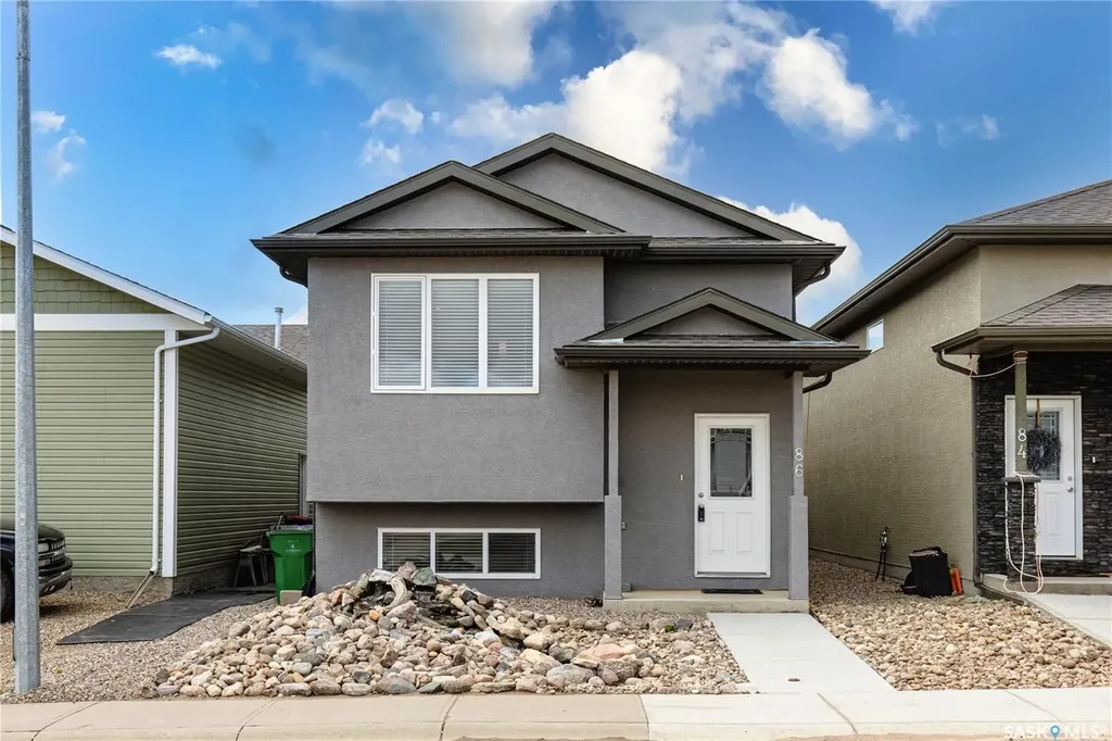 86 Brigham Road Moose Jaw SK S6K 0A7