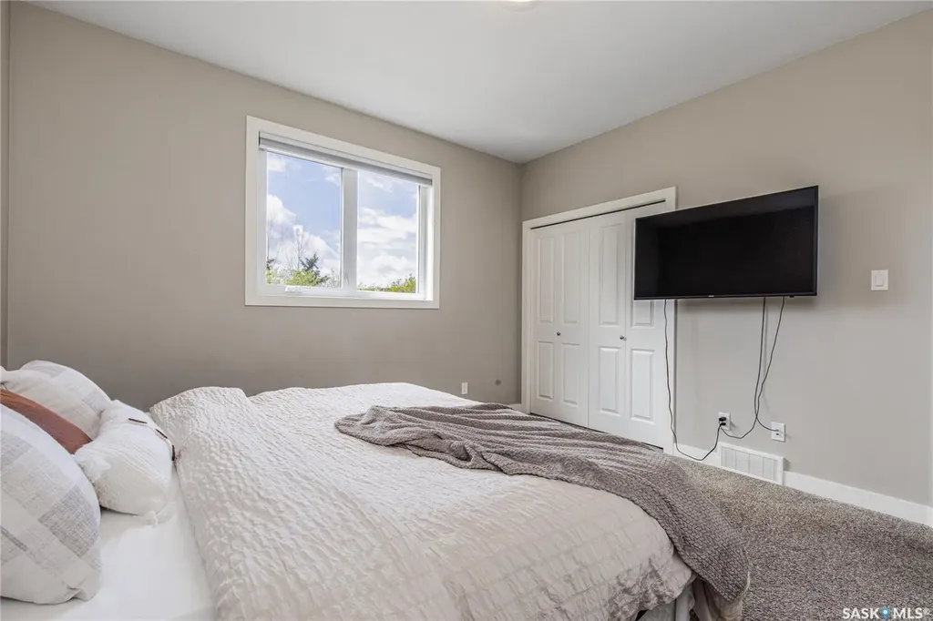 86 Brigham Road Moose Jaw SK S6K 0A7