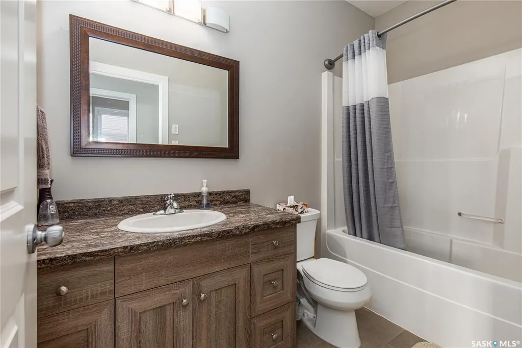 86 Brigham Road Moose Jaw SK S6K 0A7