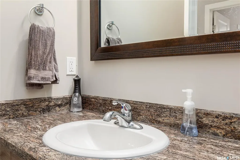 86 Brigham Road Moose Jaw SK S6K 0A7