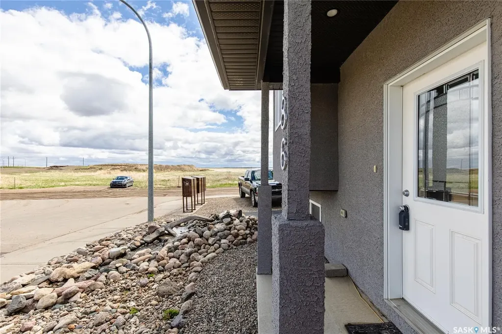 86 Brigham Road Moose Jaw SK S6K 0A7