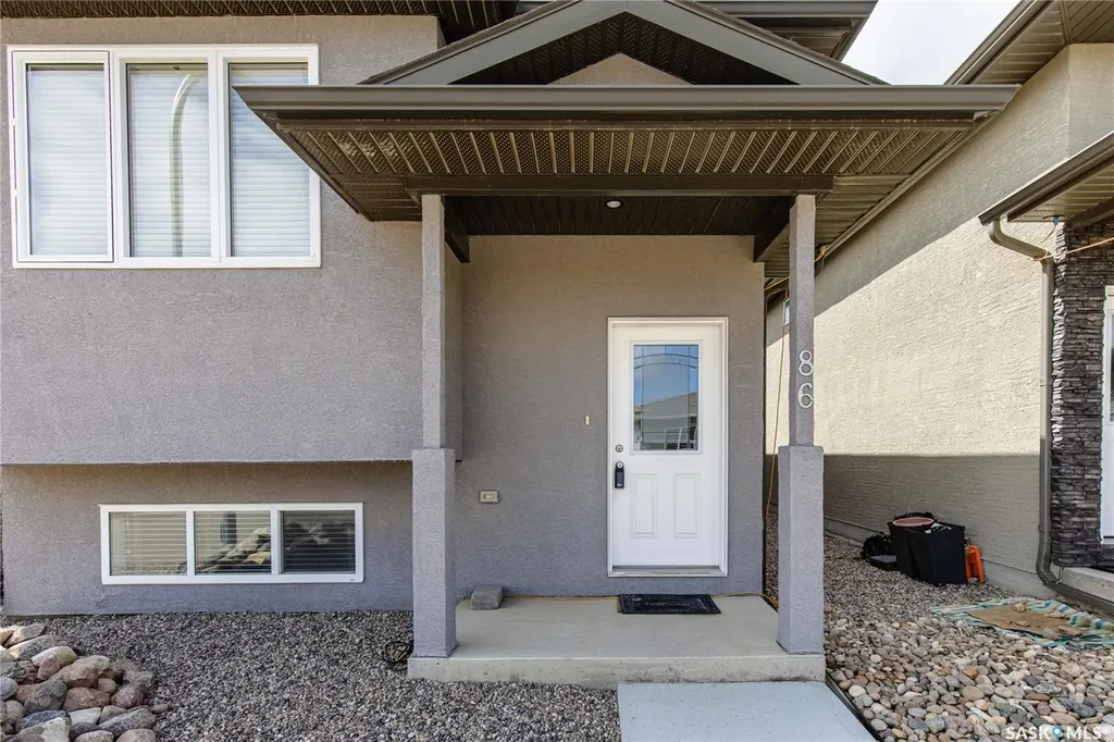 86 Brigham Road Moose Jaw SK S6K 0A7