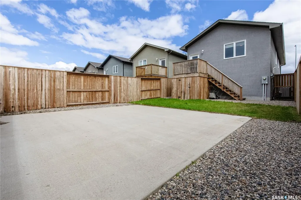 86 Brigham Road Moose Jaw SK S6K 0A7