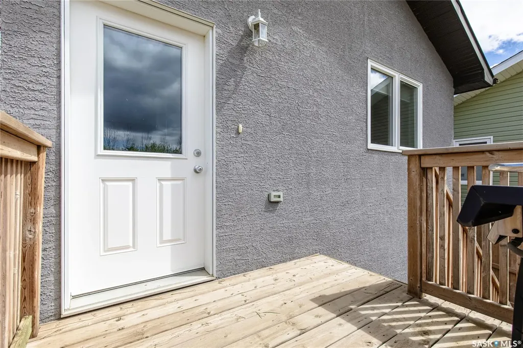 86 Brigham Road Moose Jaw SK S6K 0A7