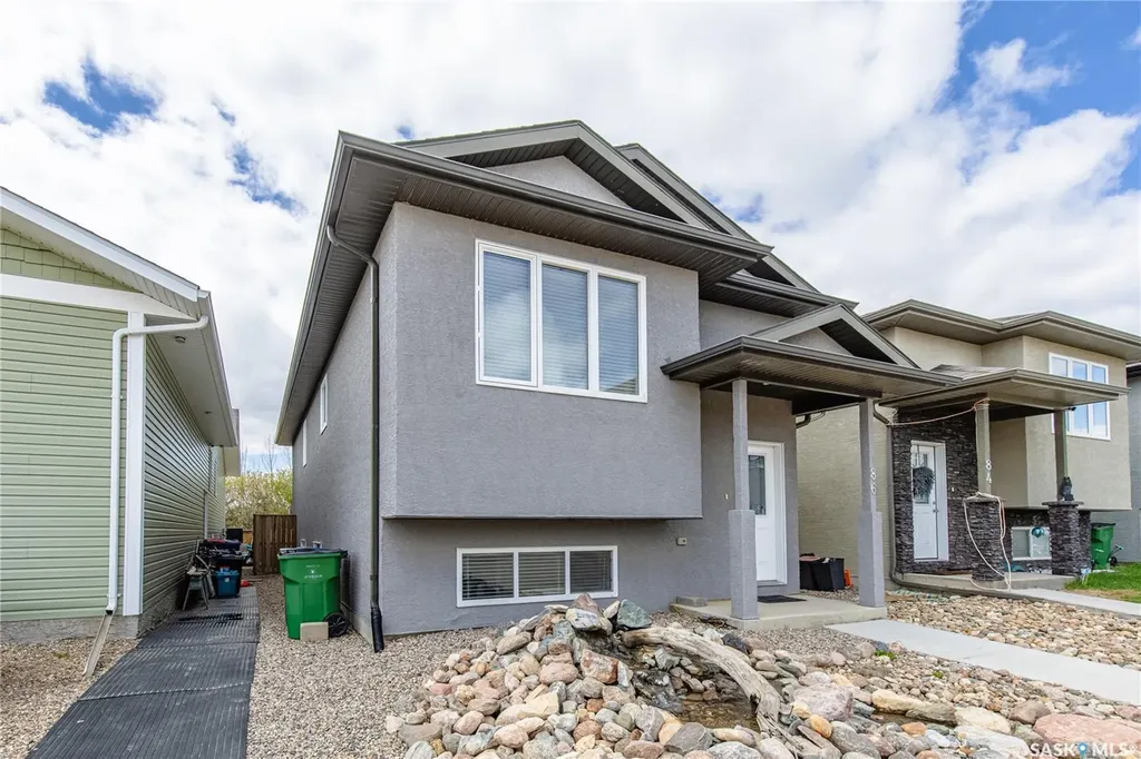 86 Brigham Road Moose Jaw SK S6K 0A7
