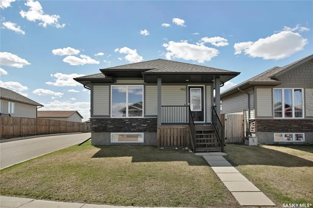 952 Glenview Cove Martensville SK S0K 0A2