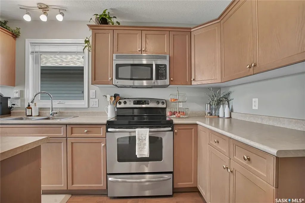 952 Glenview Cove Martensville SK S0K 0A2