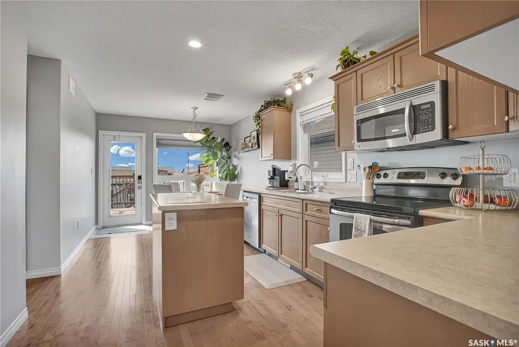 952 Glenview Cove Martensville SK S0K 0A2