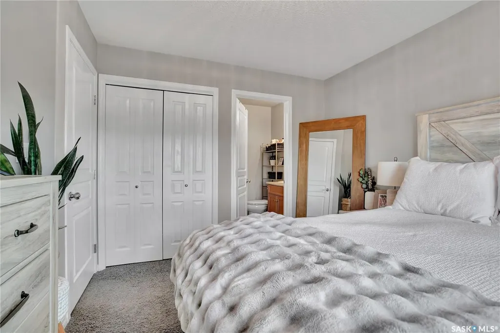952 Glenview Cove Martensville SK S0K 0A2