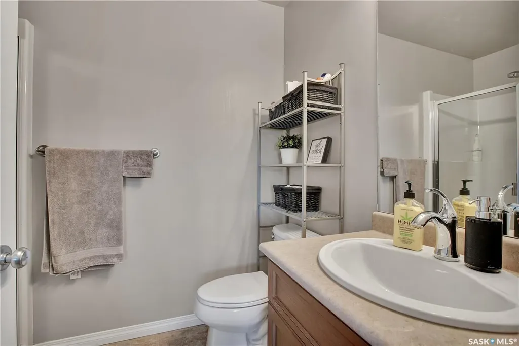 952 Glenview Cove Martensville SK S0K 0A2