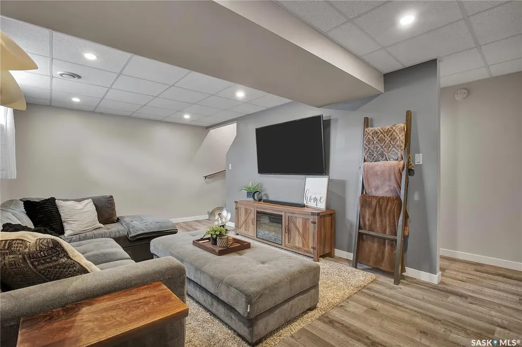 952 Glenview Cove Martensville SK S0K 0A2