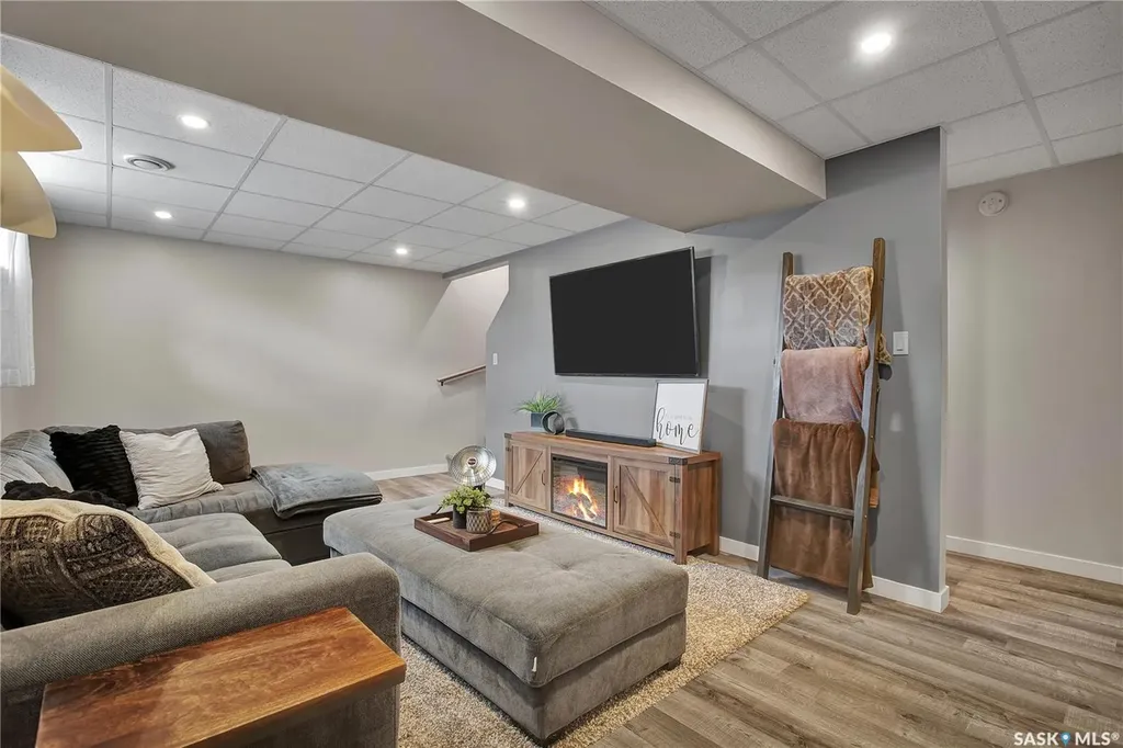 952 Glenview Cove Martensville SK S0K 0A2