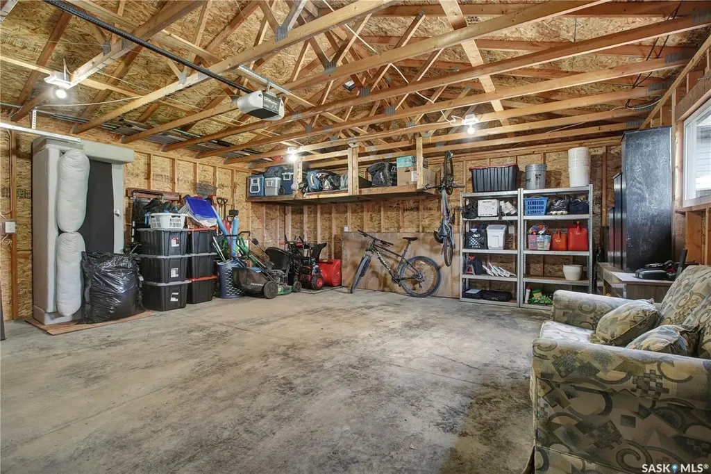 952 Glenview Cove Martensville SK S0K 0A2