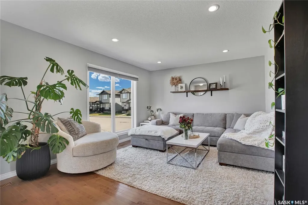 952 Glenview Cove Martensville SK S0K 0A2