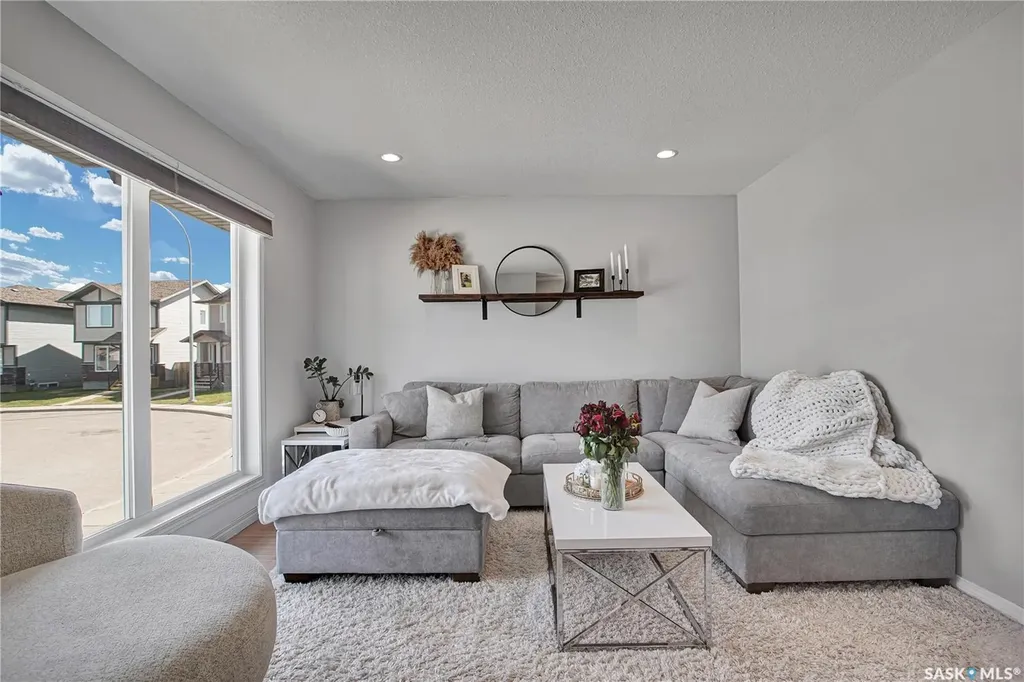 952 Glenview Cove Martensville SK S0K 0A2