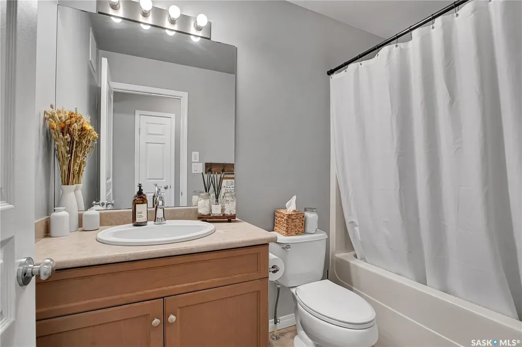 952 Glenview Cove Martensville SK S0K 0A2