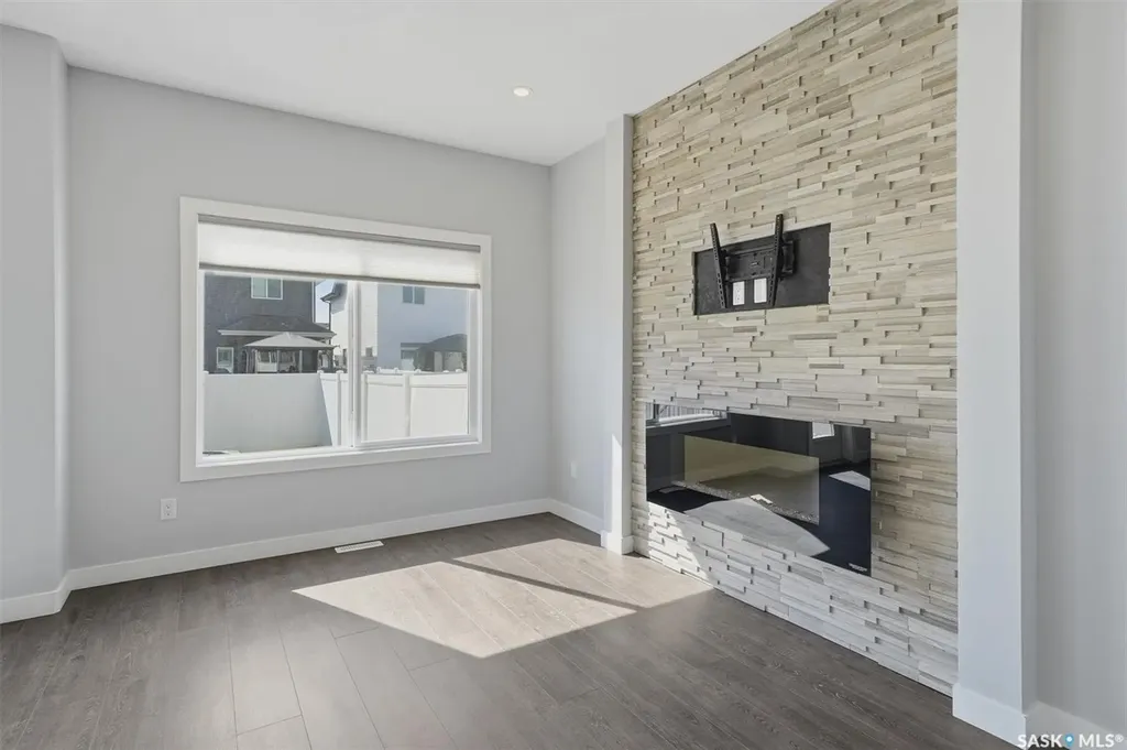 348 Brighton Gate Saskatoon SK S7V 0P9