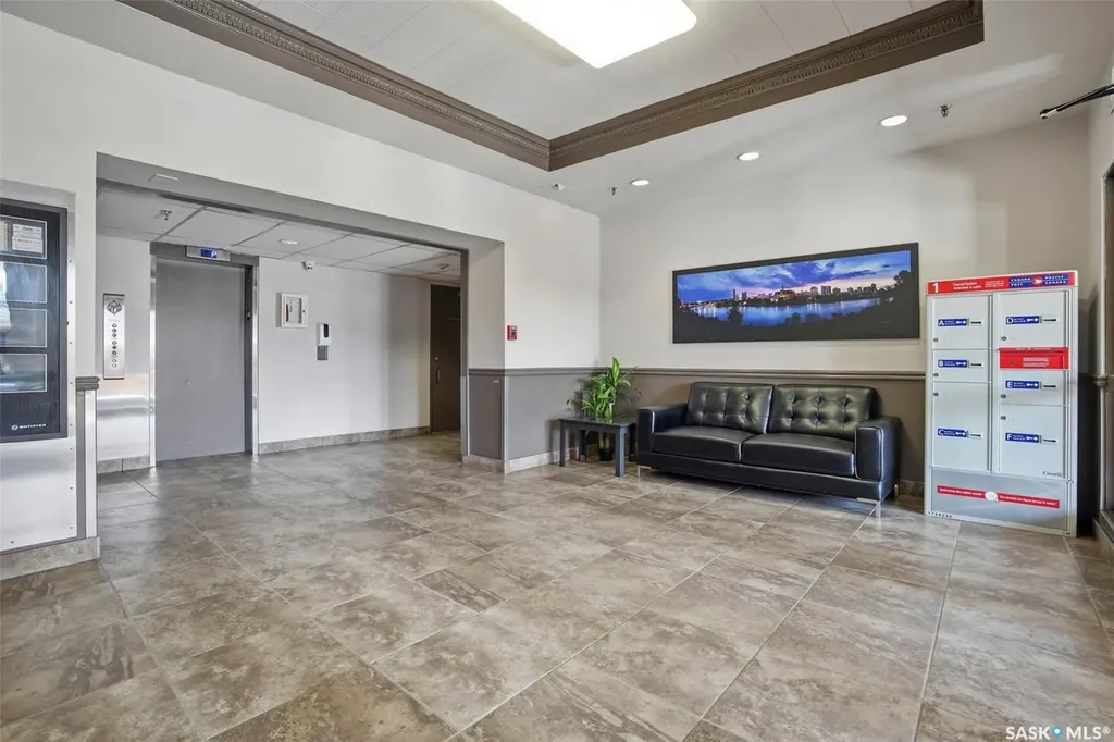 405 5th Avenue N Saskatoon SK S7K 6Z3