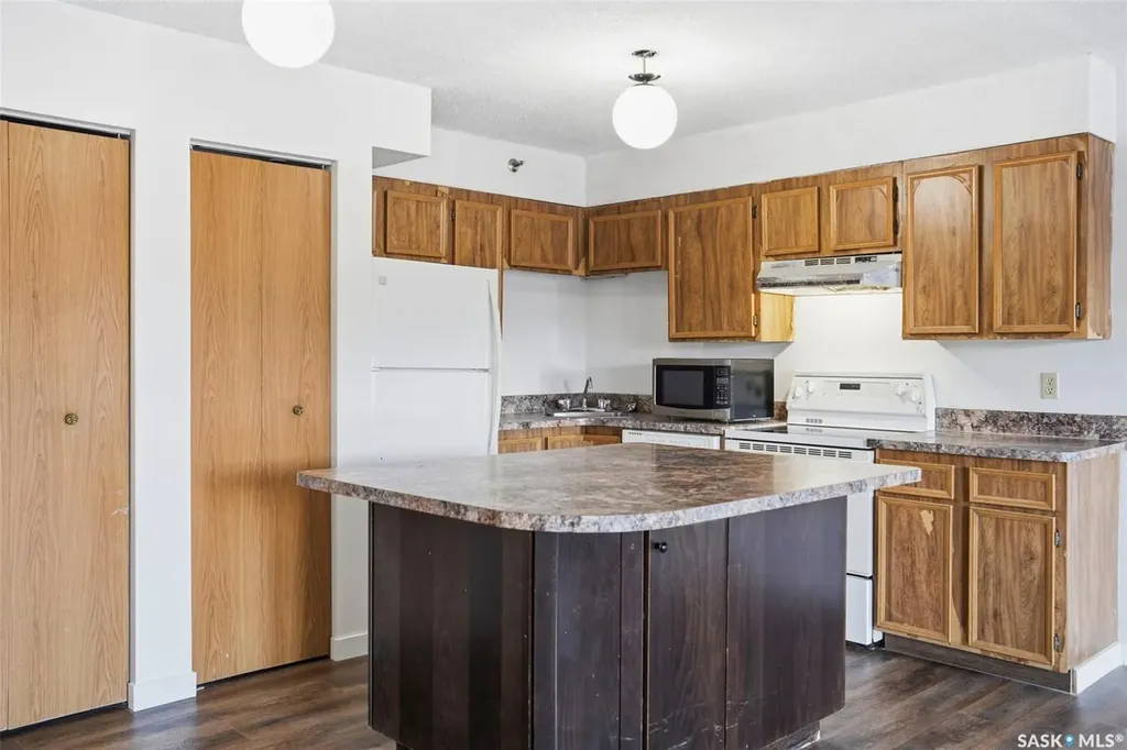 405 5th Avenue N Saskatoon SK S7K 6Z3