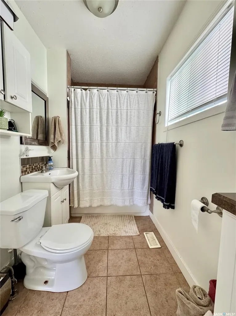 130 5th Street Bredenbury SK S0A 0H0